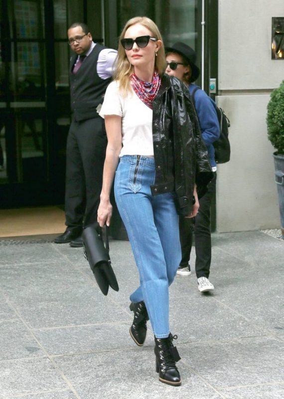 buoc-bandana-quanh-co-cho-nang-ca-tinh-nang-dong