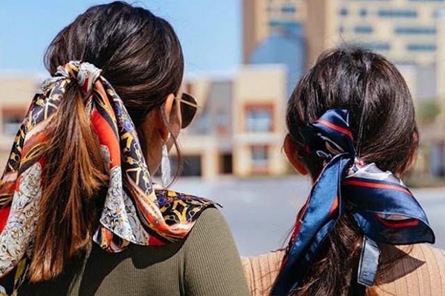 Muôn kiểu sử dụng khăn lớp ấn tượng (Phần 2) 2 Muôn kiểu sử dụng khăn lớp ấn tượng (Phần 2) 1