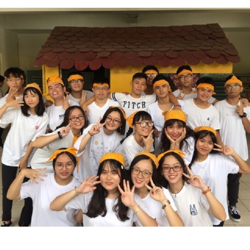 Khăn team. Trào lưu được giới trẻ hưởng ứng 5 Khăn team. Trào lưu được giới trẻ hưởng ứng 4