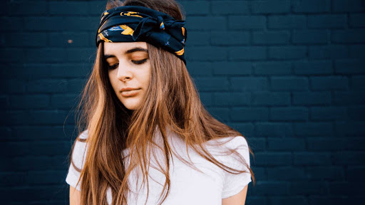 Đón mùa hè cực hot với tóc xinh cùng khăn bandana 7 Đón mùa hè cực hot với tóc xinh cùng khăn bandana 6