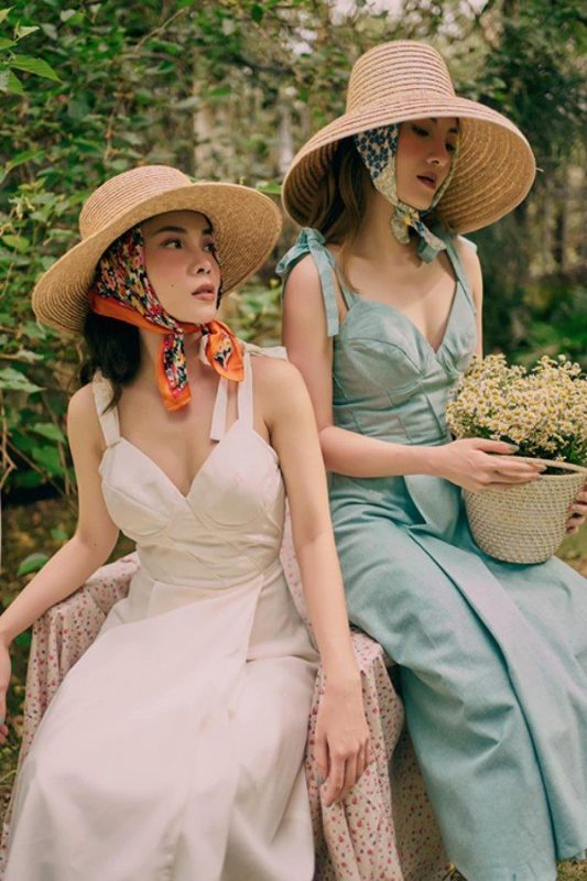 BÍ QUYẾT CHO TEAM MẶC ĐẸP VÀ THANH LỊCH VỚI KHĂN LỤA 2 BÍ QUYẾT CHO TEAM MẶC ĐẸP VÀ THANH LỊCH VỚI KHĂN LỤA 1