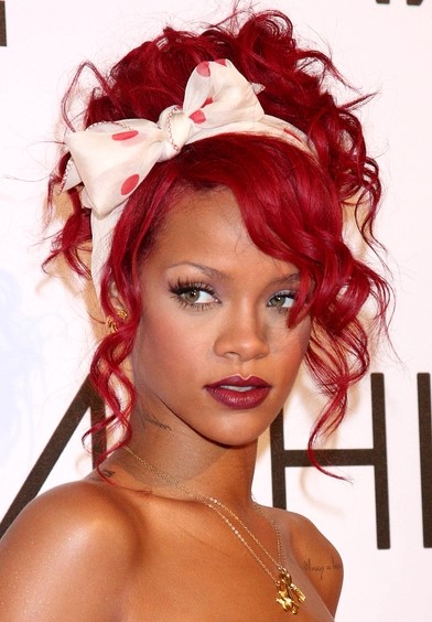 5 PHONG CÁCH QUÀNG KHĂN BANDANA CHO MÙA HÈ 31