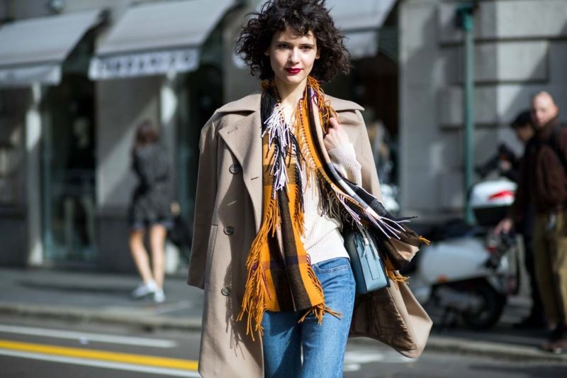 5 PHONG CÁCH QUÀNG KHĂN BANDANA CHO MÙA HÈ 5