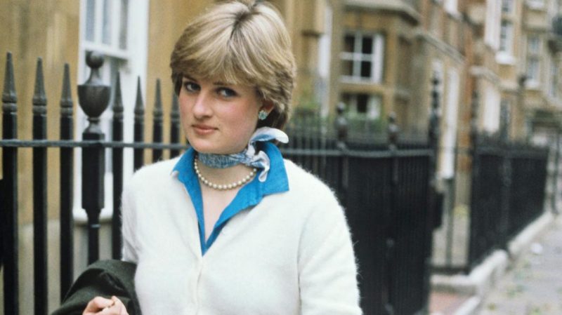 TRỞ THÀNH NỮ HOÀNG CÔNG SỞ NHỜ KHĂN LỤA 7