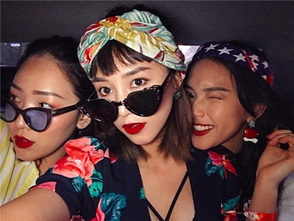 KHĂN BANDANA – PHỤ KIỆN SÀNH ĐIỆU HỢP TREND CHO NHÓM 8 KHĂN BANDANA – PHỤ KIỆN SÀNH ĐIỆU HỢP TREND CHO NHÓM 7