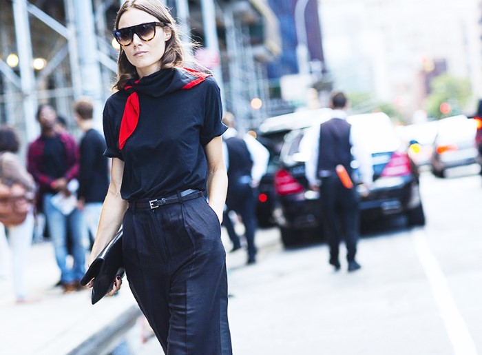 5 PHONG CÁCH QUÀNG KHĂN BANDANA CHO MÙA HÈ 11